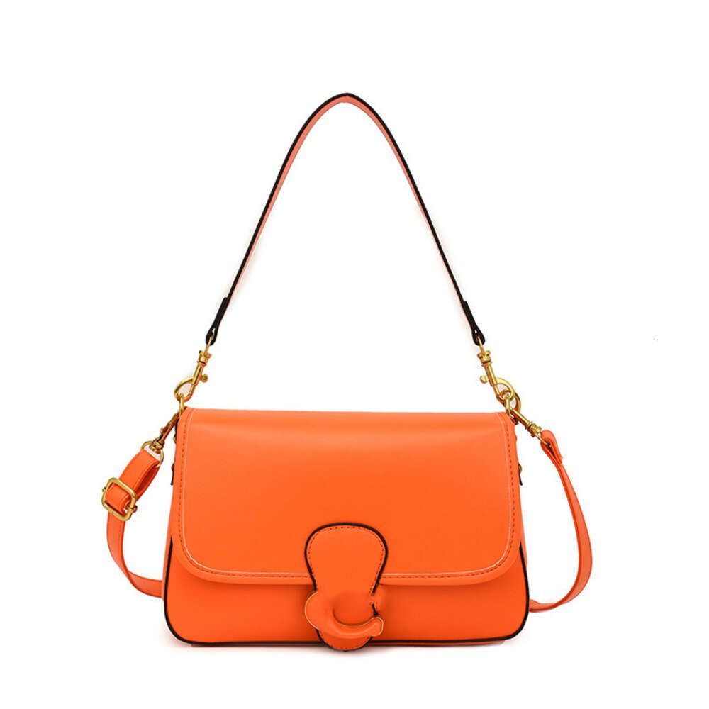 Оранжевая телесная сумка