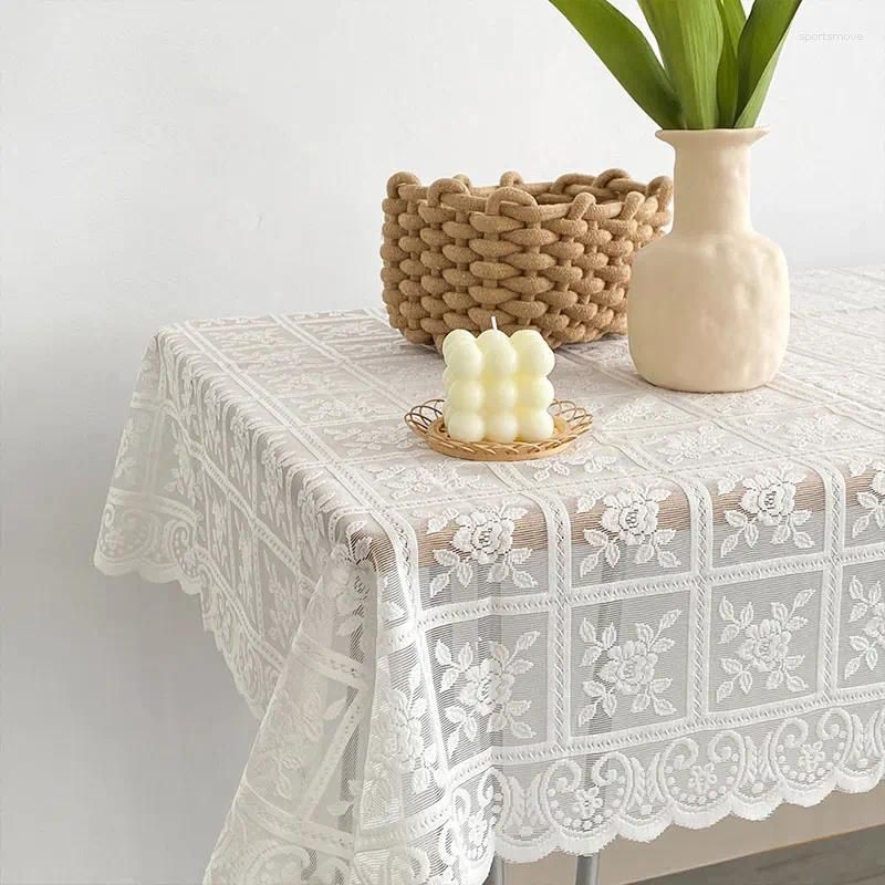 White Tablecloth