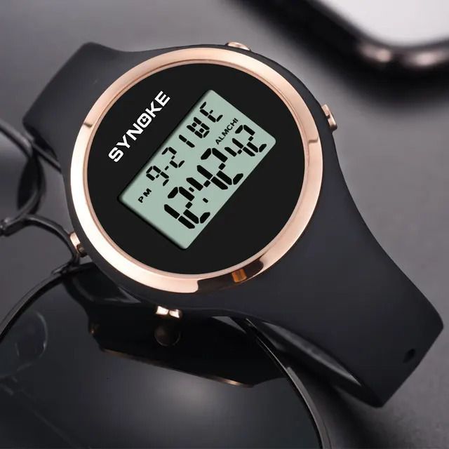 Montre noire en silicone