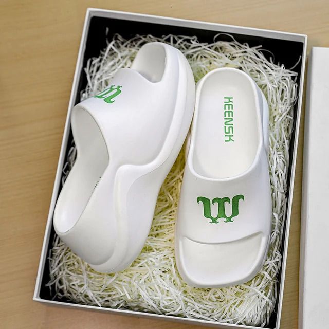 Witte slippers