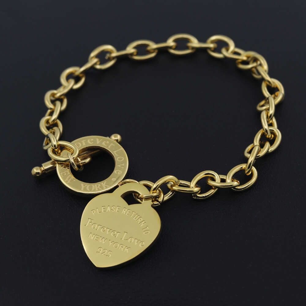 O-shaped heart-shaped bracelet gold