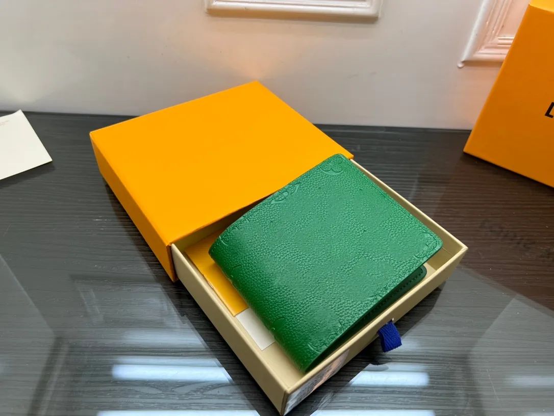 Green wallet