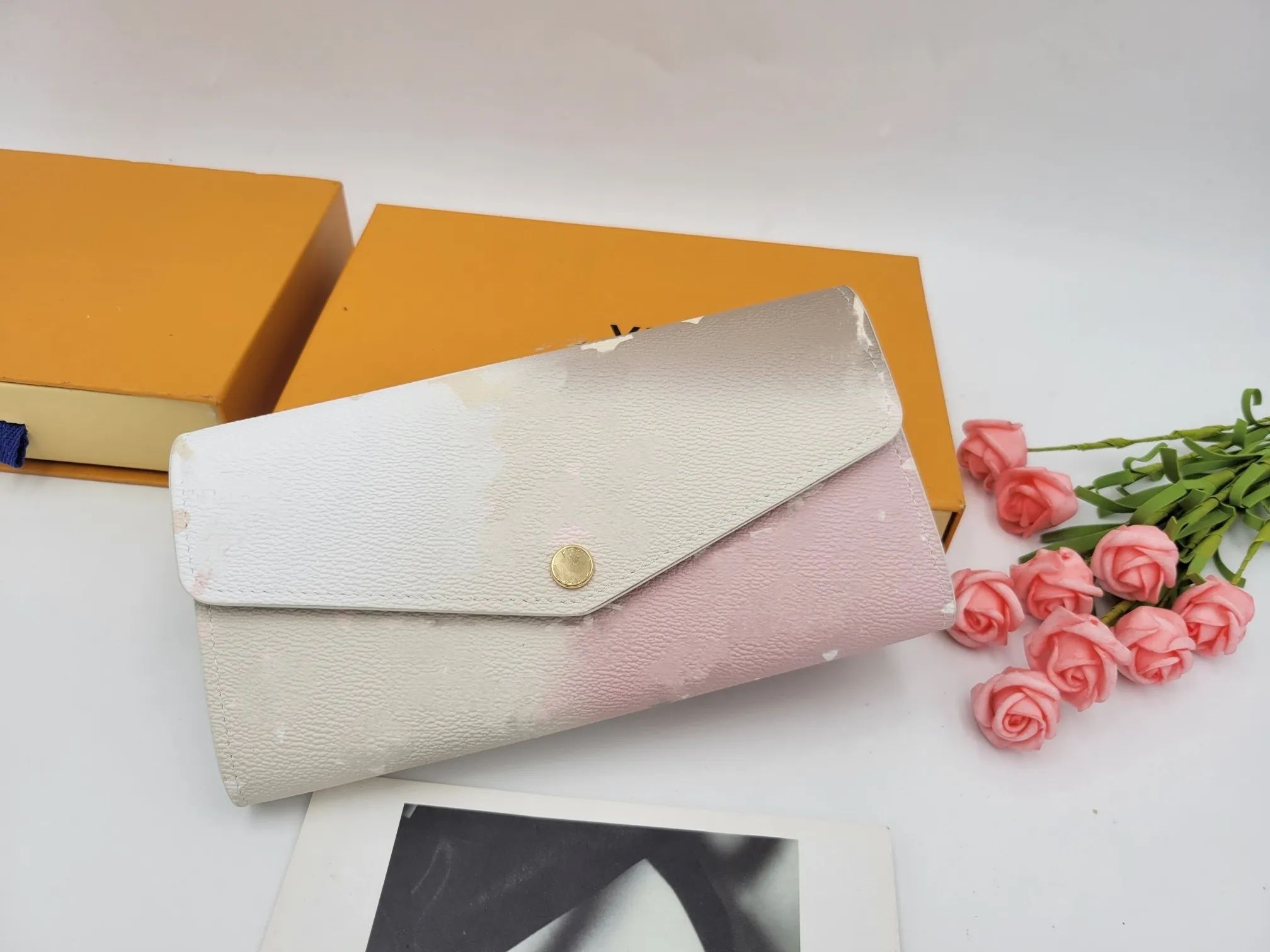 Różowo-biały długi portfel