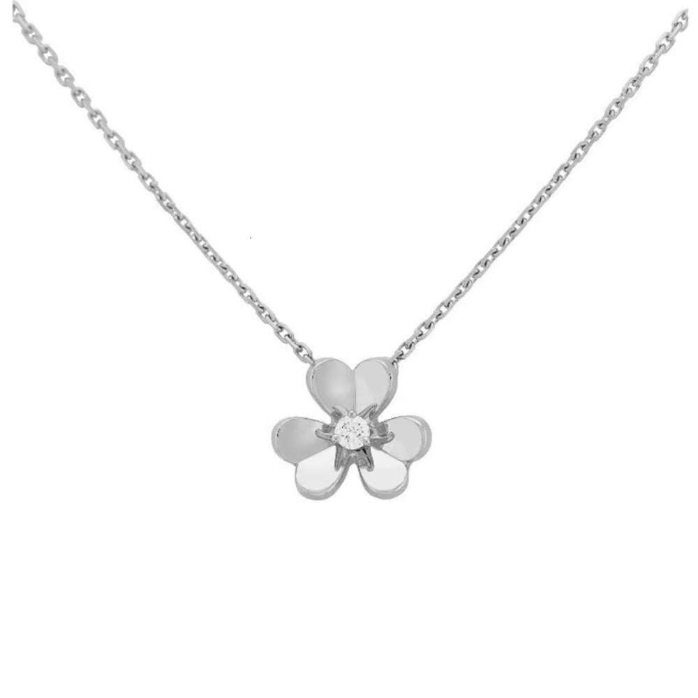 Platinum Glossy Clover (mini)