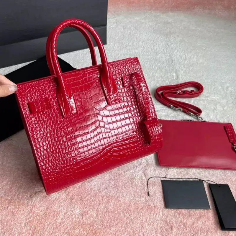 crocodile red