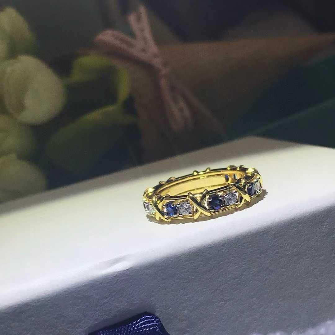 Goldblau-weißer Diamantring