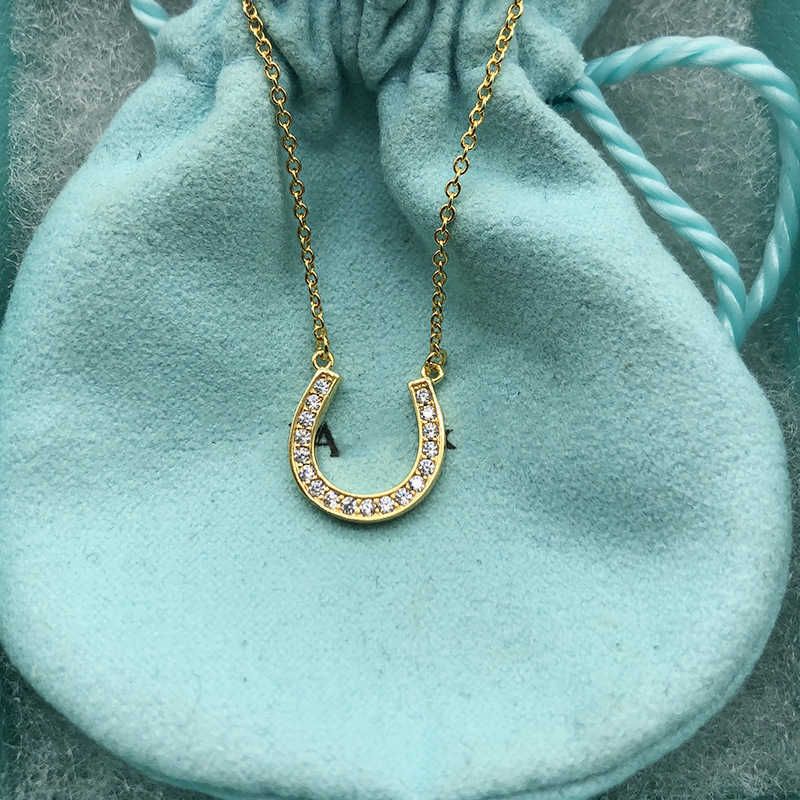 Horseshoe Necklace Gold