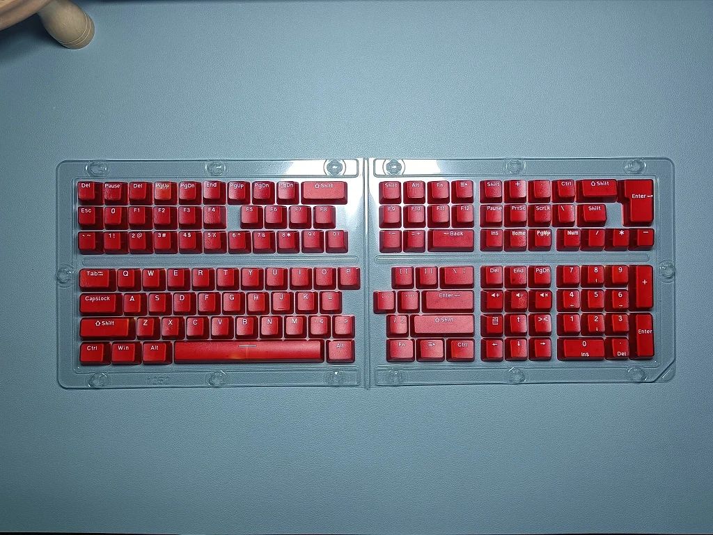 Couleur: rouge 132 keys