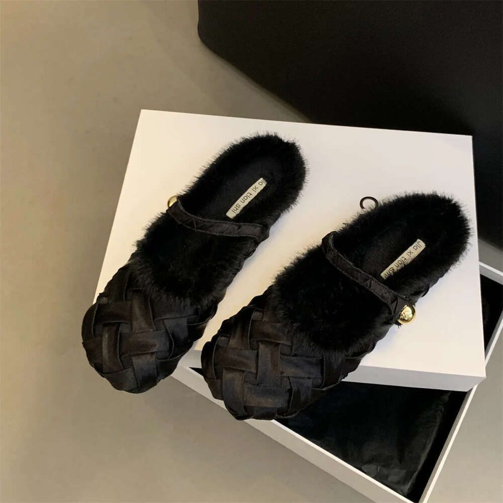 pantofola nera