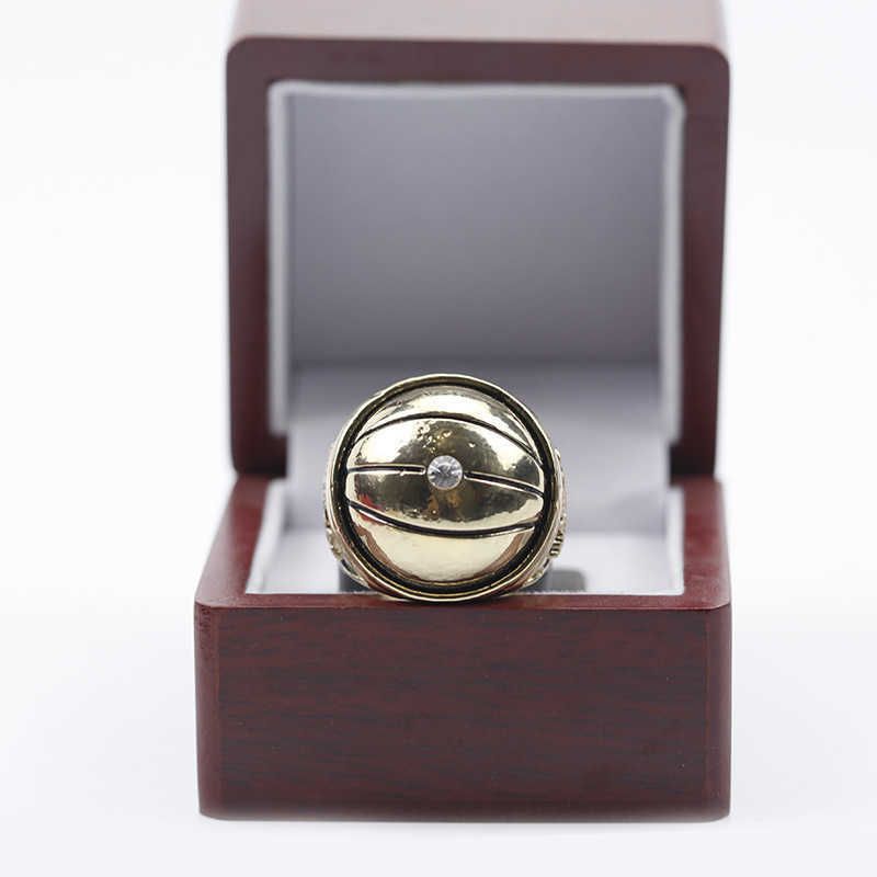 Ring + houten kist