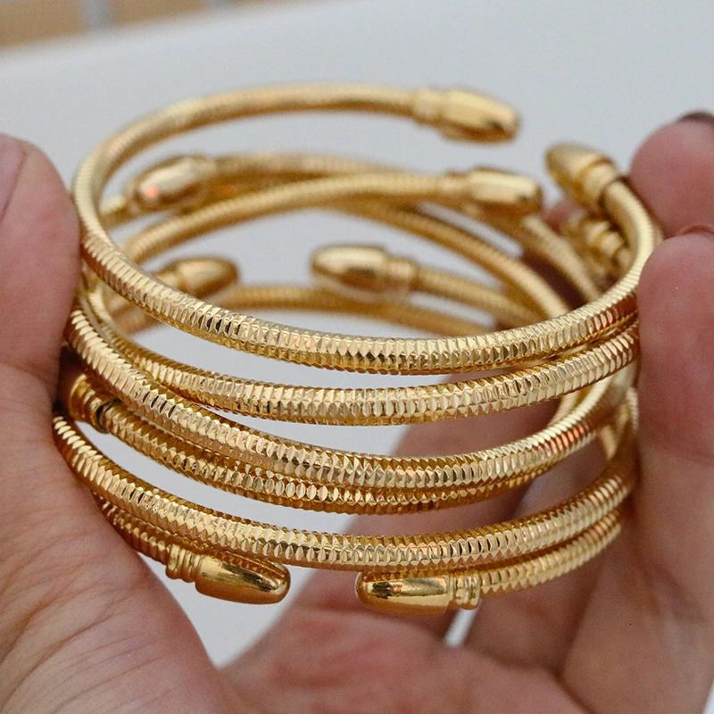 6 stuks gouden armbanden-62mm6