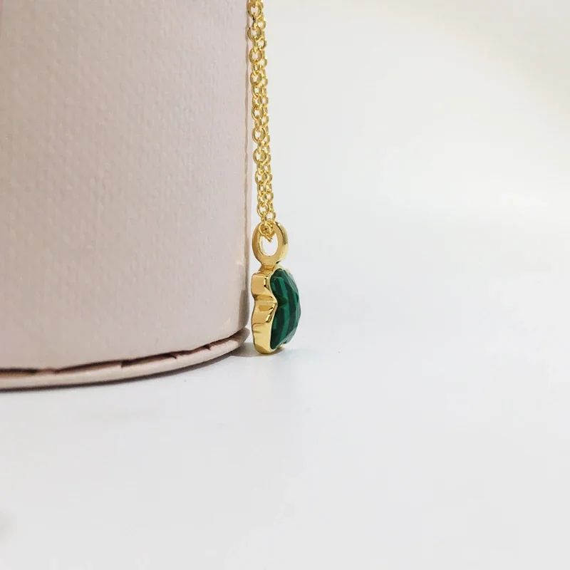 Couleur de la gemme: collier-vert doré