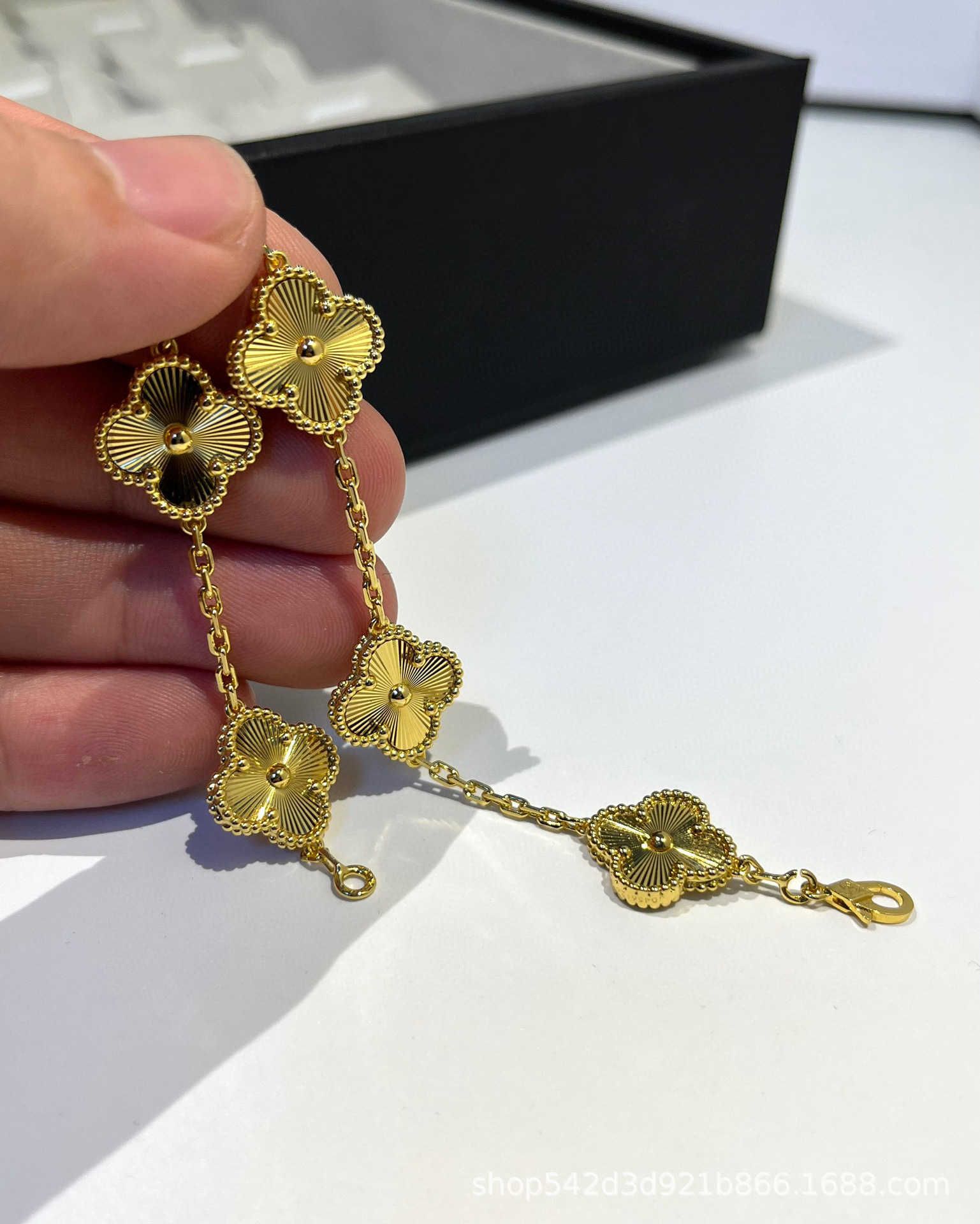 (oro) Bracciale laser a cinque fiori