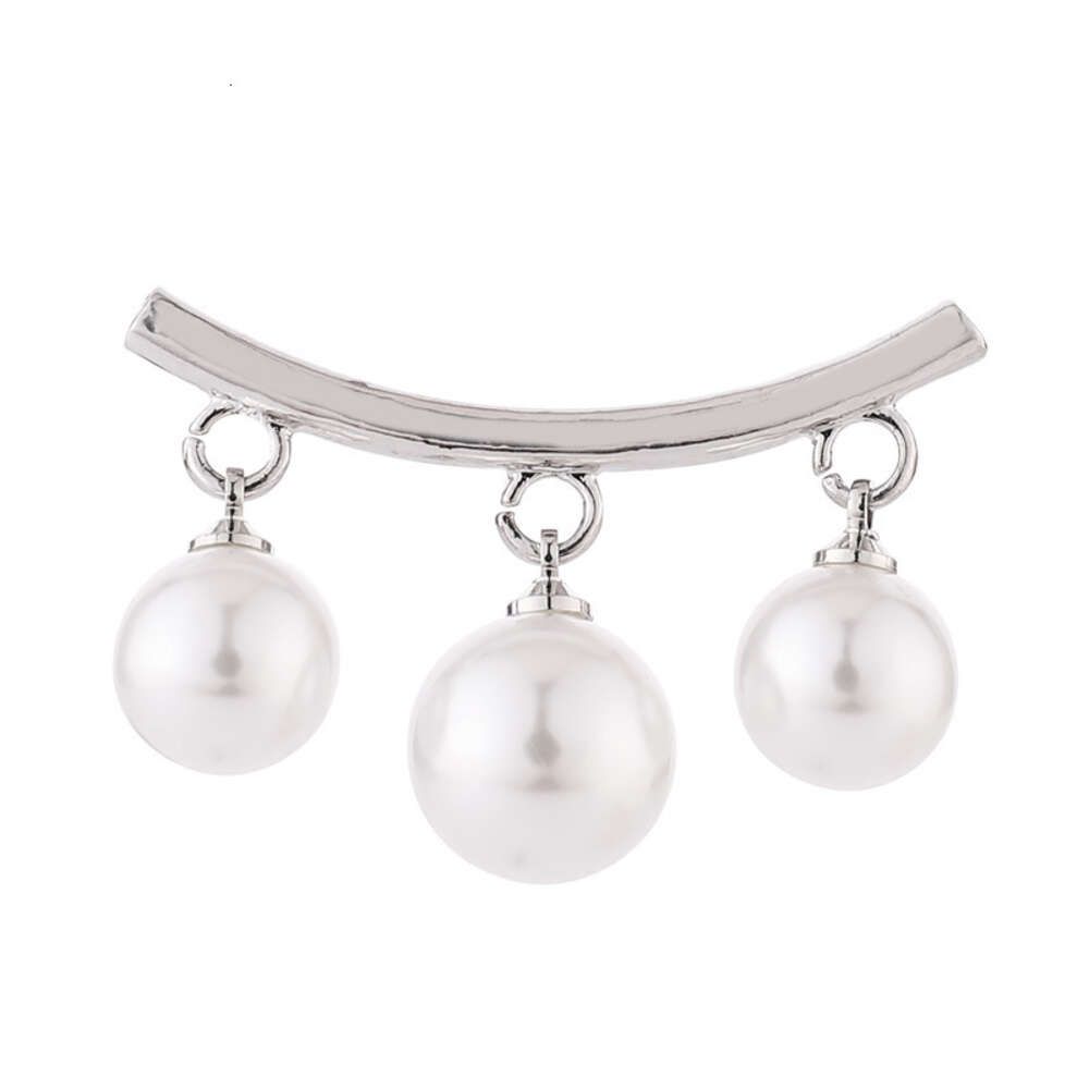 White K Three Pearls B07418