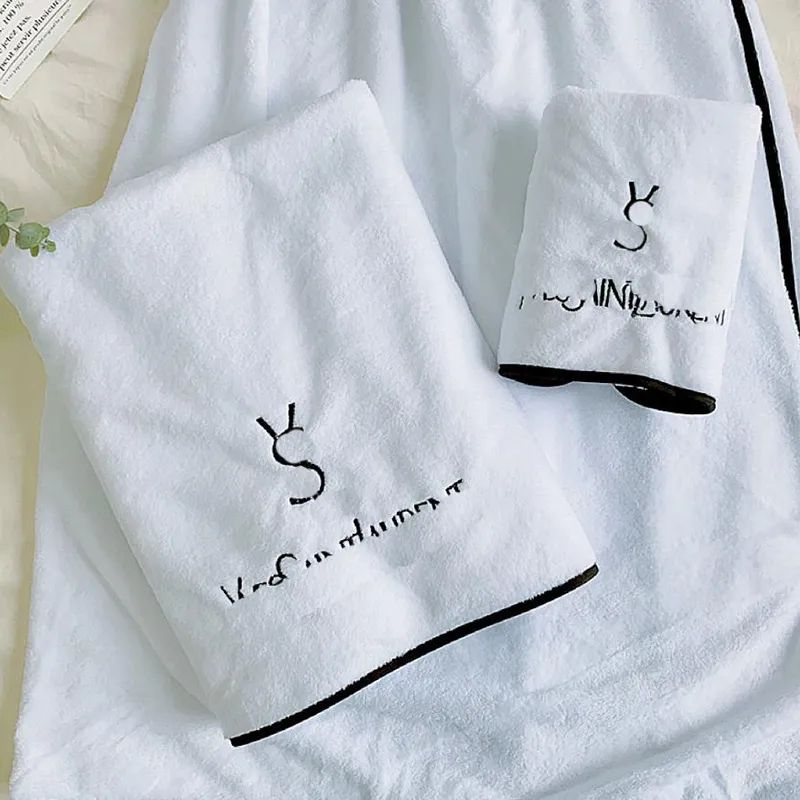 Serviette de bain + serviette de visage