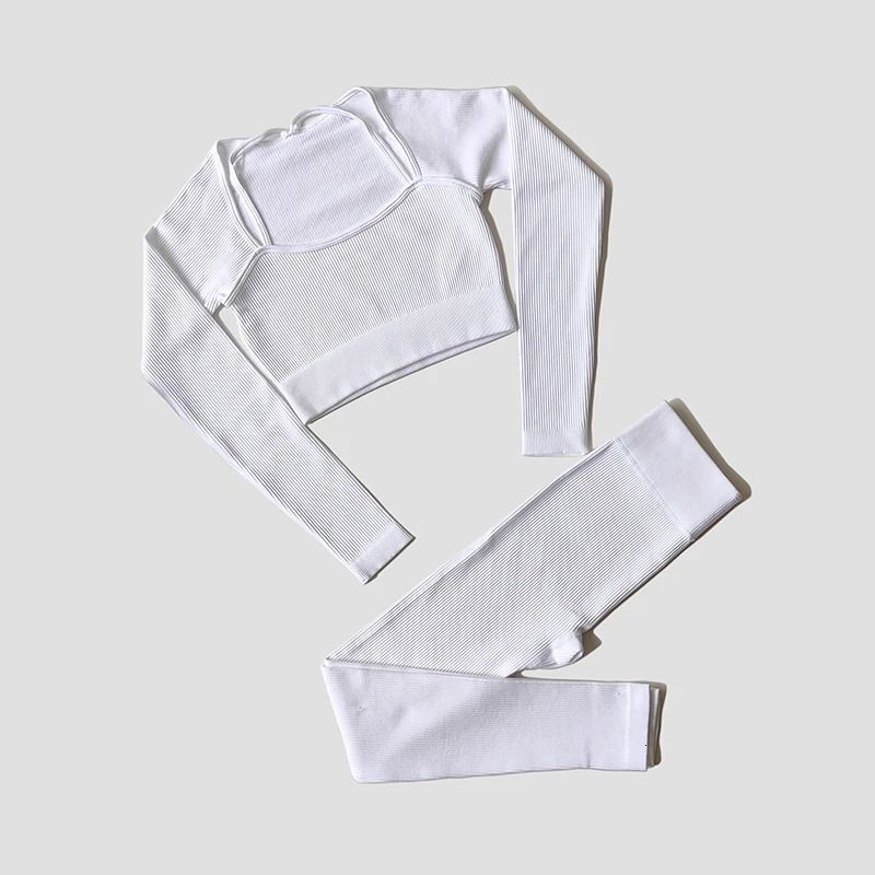 Longsleevepantswhite