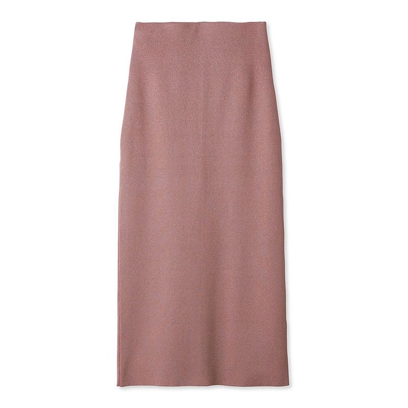 明るいピンクのスカート