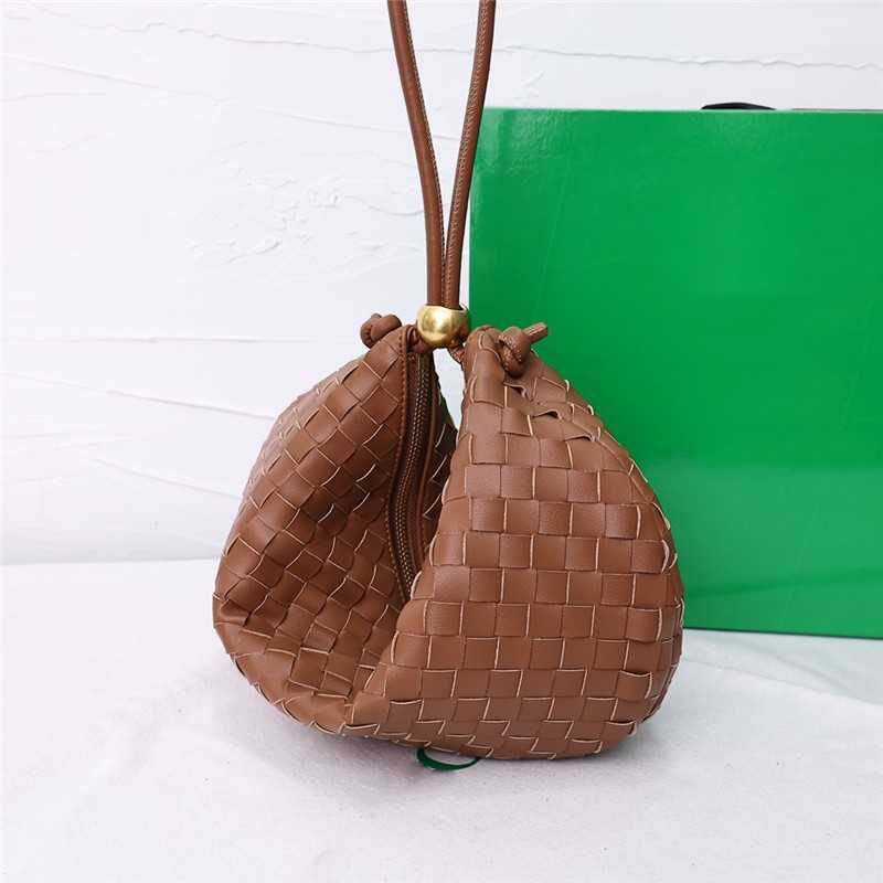 brown large (40 x 24 x 3) cm