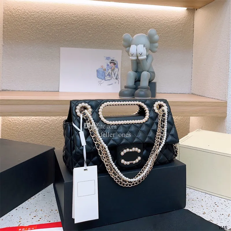 Vintage Chanel Shearling shoulder bag Beige Leather ref.416855 - Joli Closet