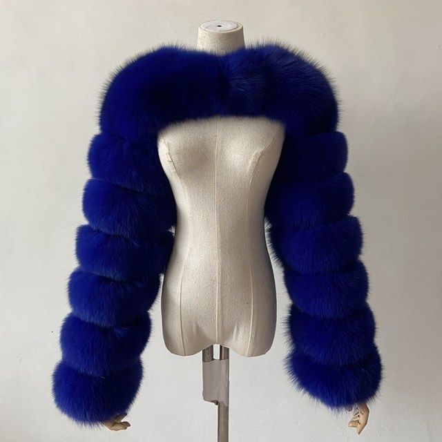 Королевское синее пальто