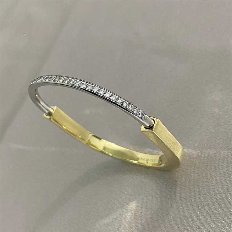 Pulsera de diamantes de bloqueo de oro (medio diamo