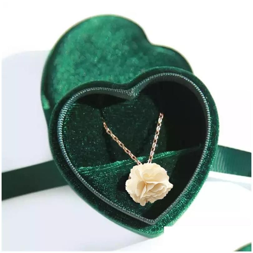 Green Pendant Box With Ribbon