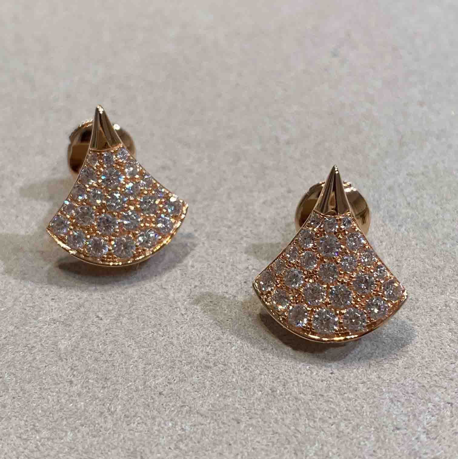 001 boucle d'oreille + boîte