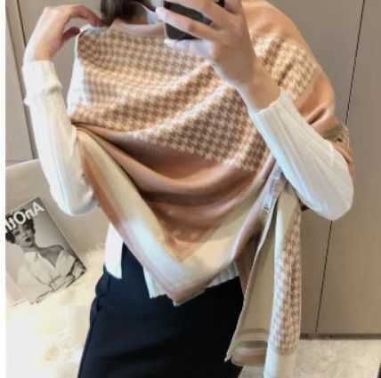 H Houndstooth Beige