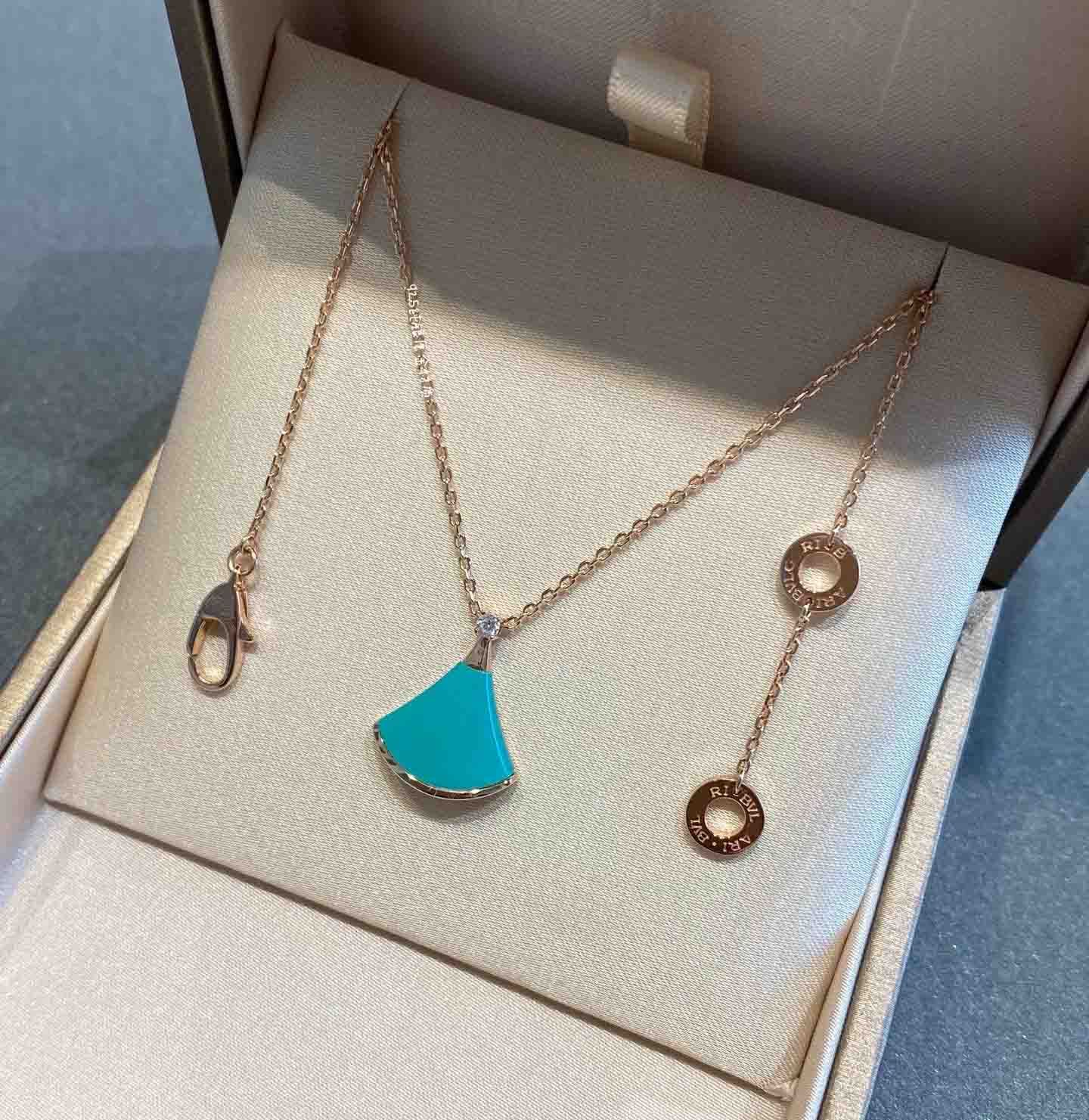 box 001 collana +