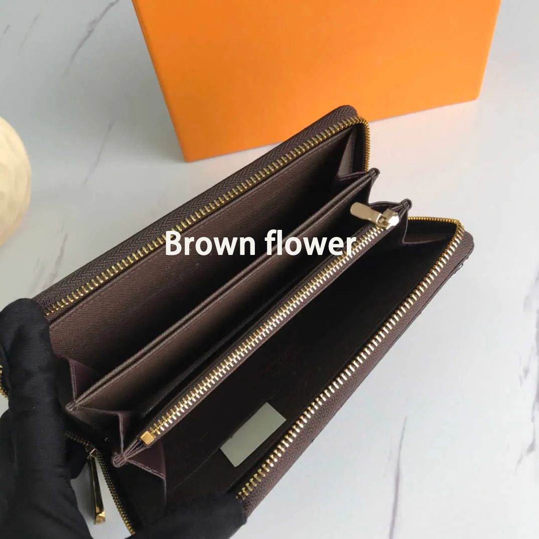 60017 Brown flower