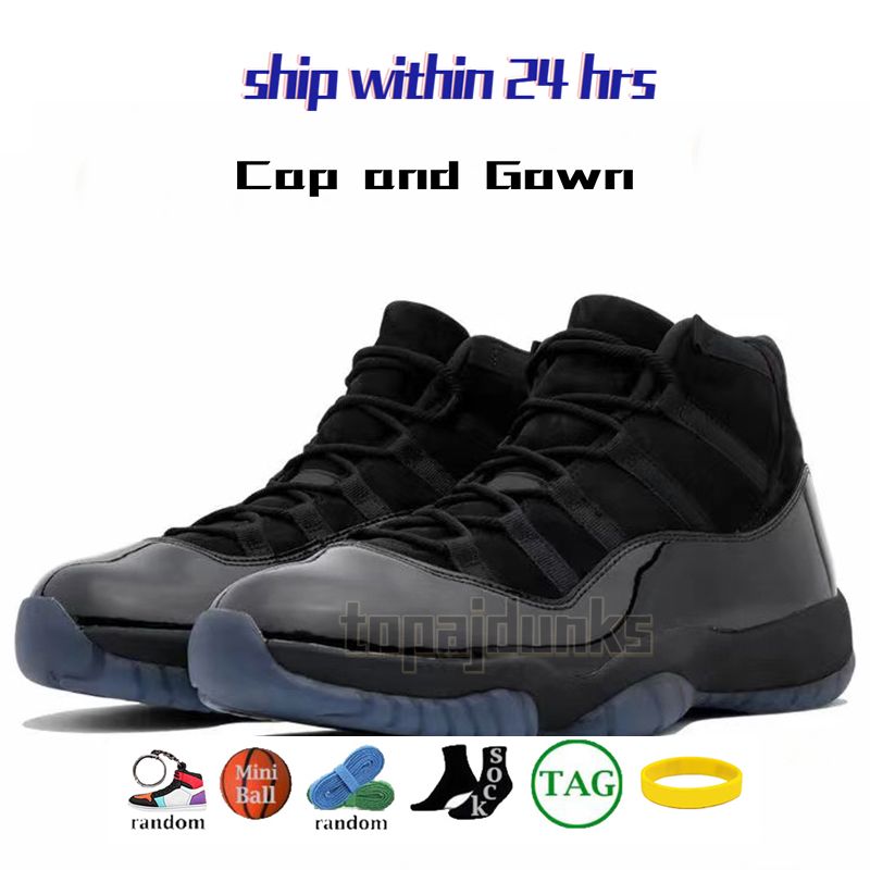 06 CAP OCH GOWN