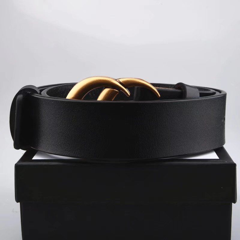 Belt Black com fivela dourada