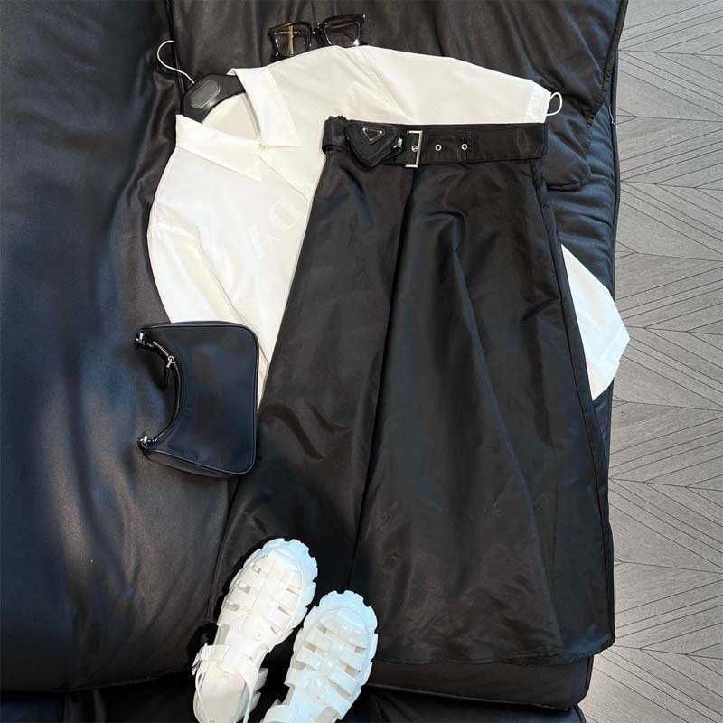 jupe parapluie noire style grand ourlet