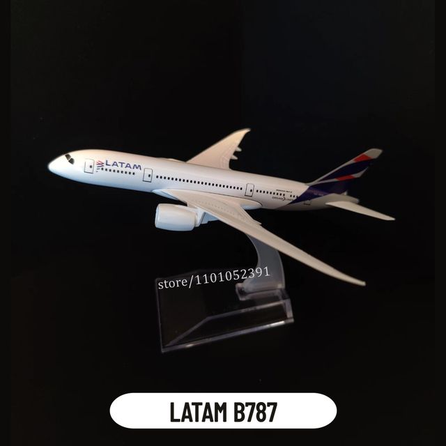 151.Latam B787