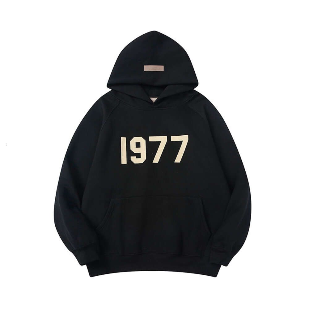 1977 sweater black