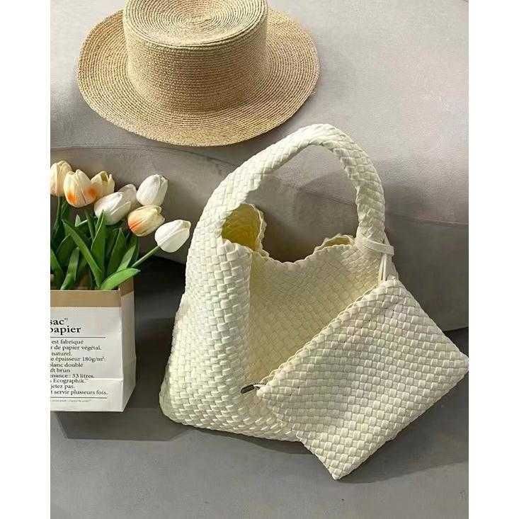newly enlarged beige with woven inner