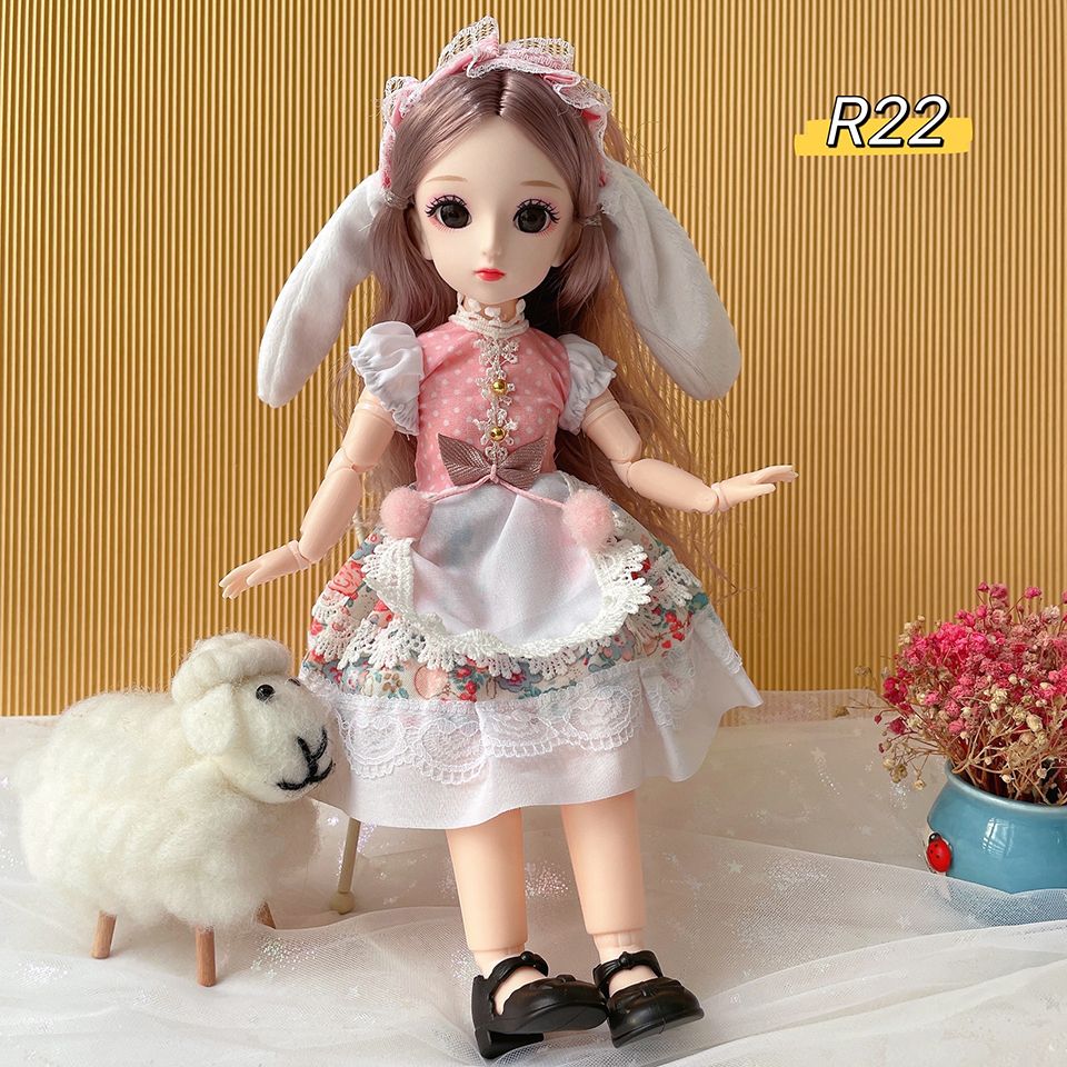 R22-Doll And Clothes