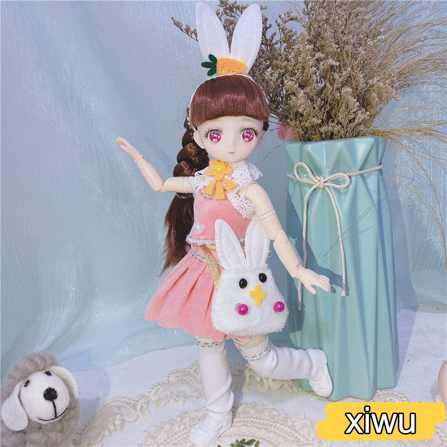 Xiwu-doll en kleding