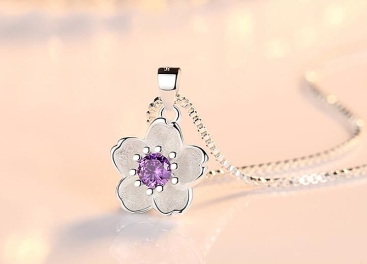 Collier violet