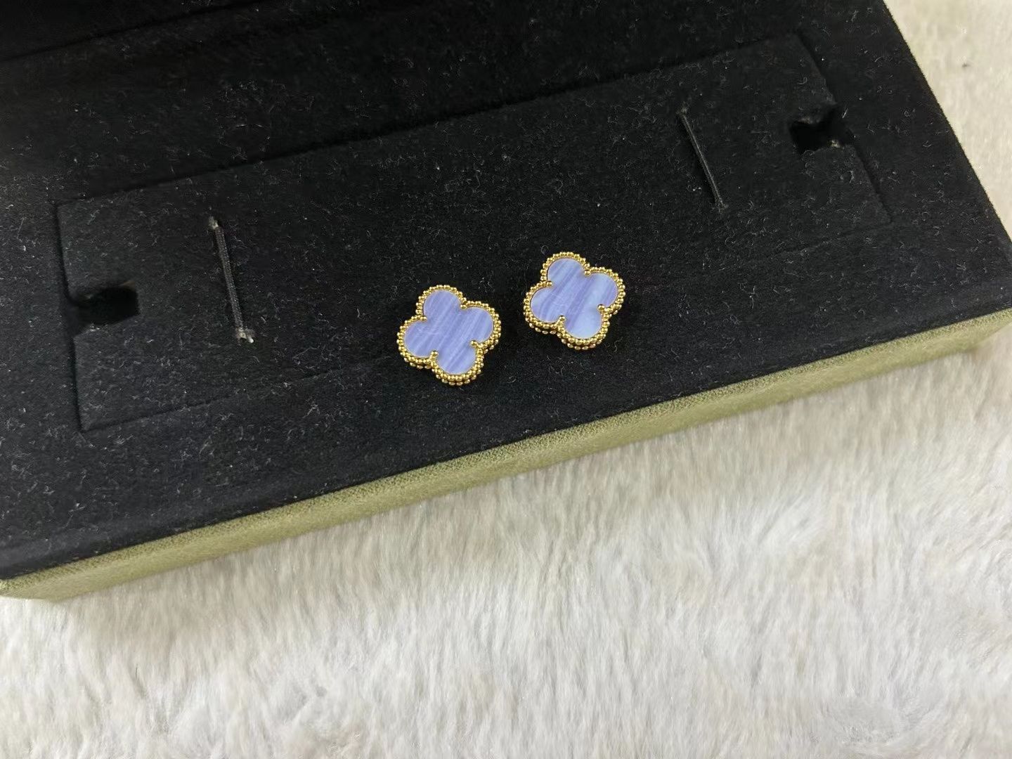 gold stud earrings