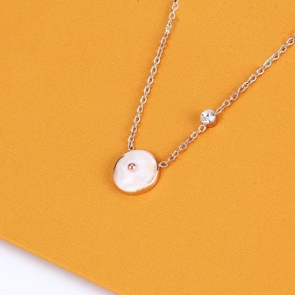 Rose gold round flower necklace