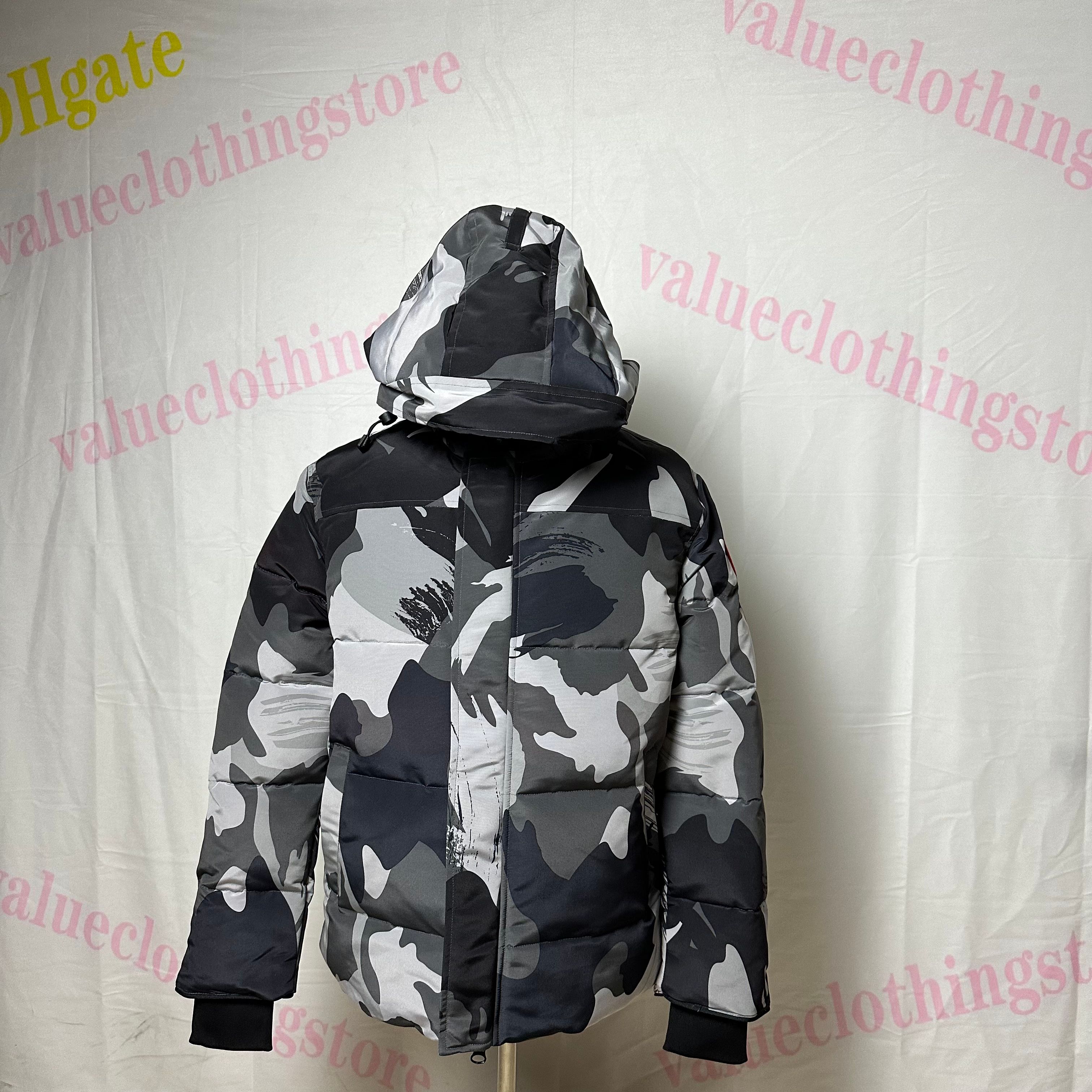 Camouflage gris / insigne rouge