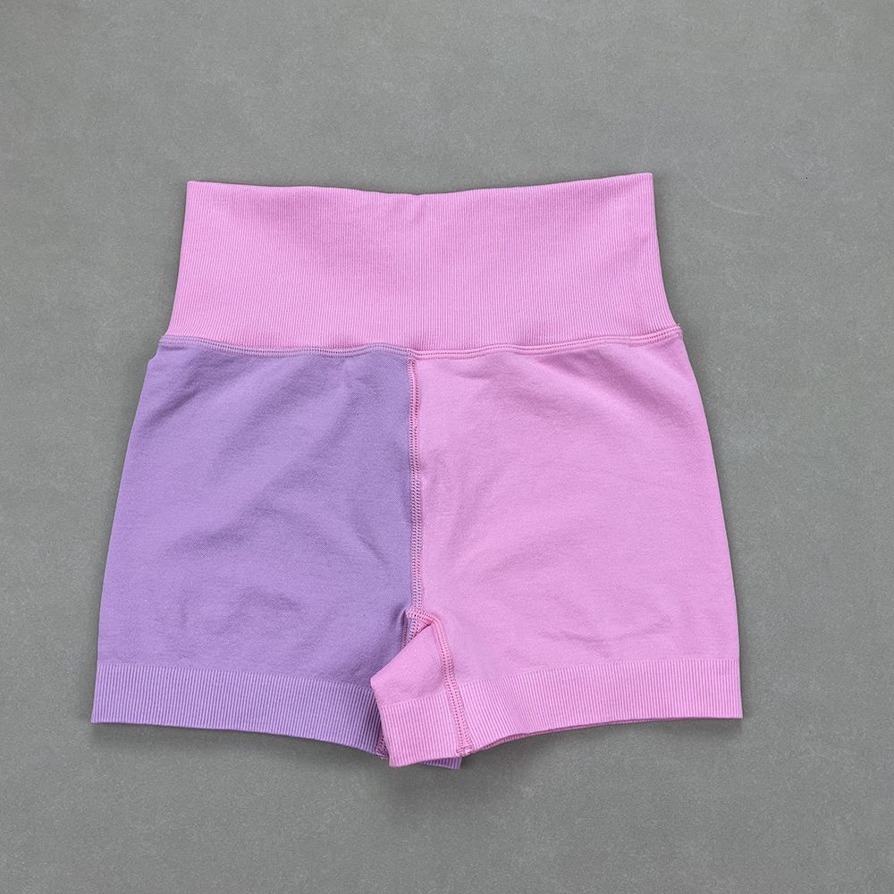 roze en paars gestikte shorts