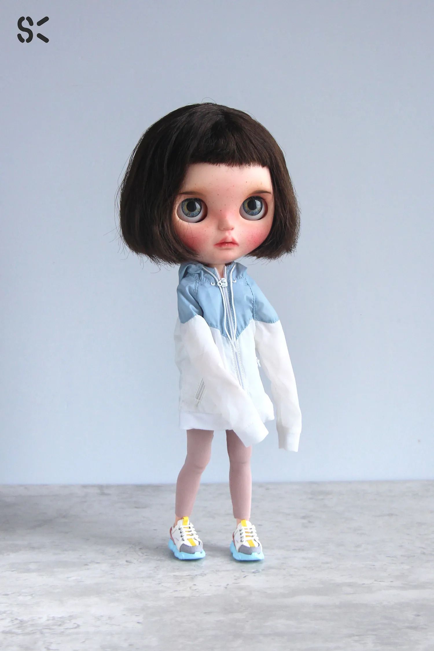 Blu Bianco-Blythe