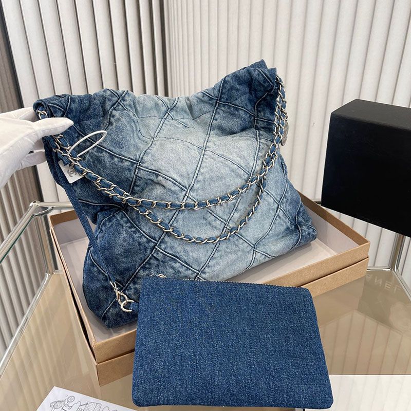 Chanel - Authenticated Chanel 22 Handbag - Denim - Jeans Blue Plain for Women, Very Good Condition