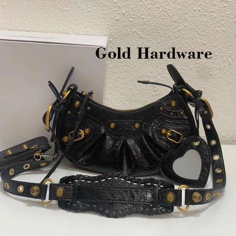 Hardware in oro nero