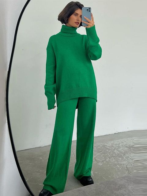 07 green suit