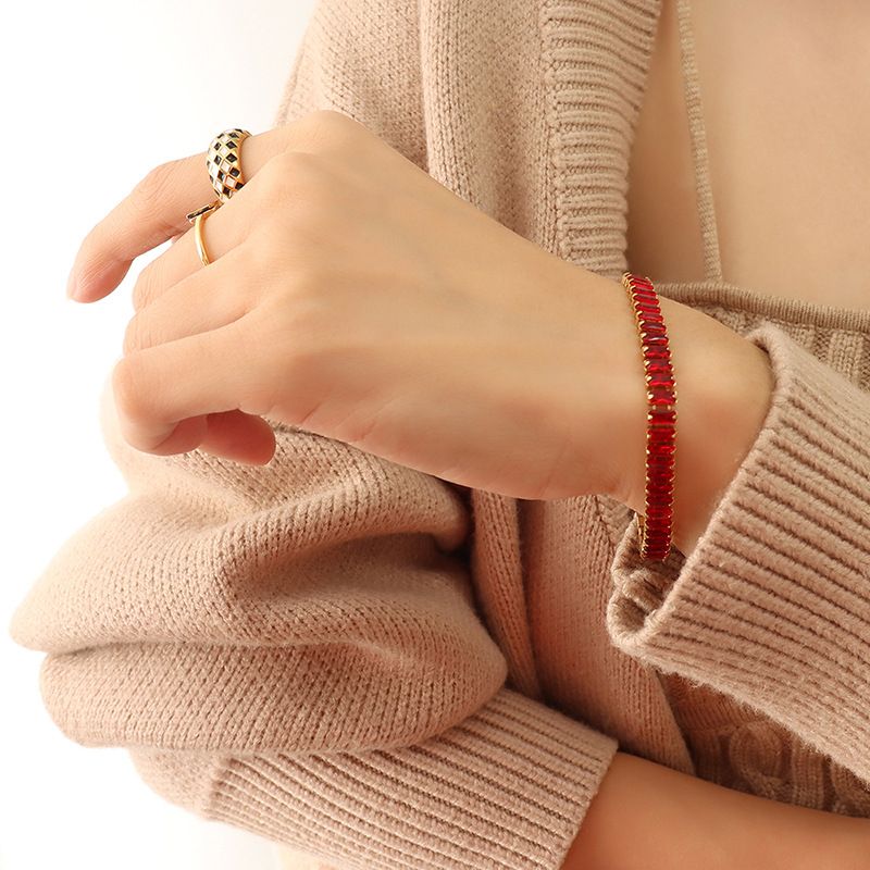 Rotes Armband