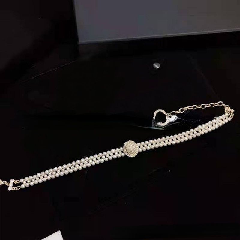 collar blanco