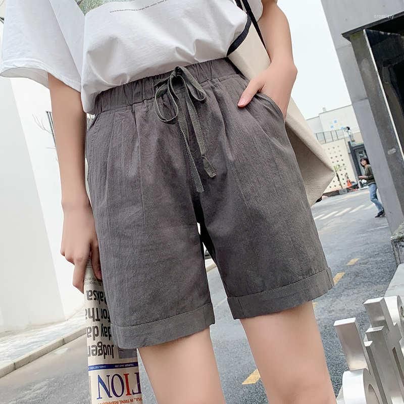 graue Shorts